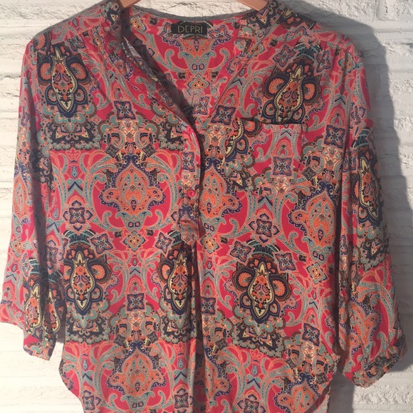 Colorful, Patterned Blouse 🎨 - Picture 1 of 3